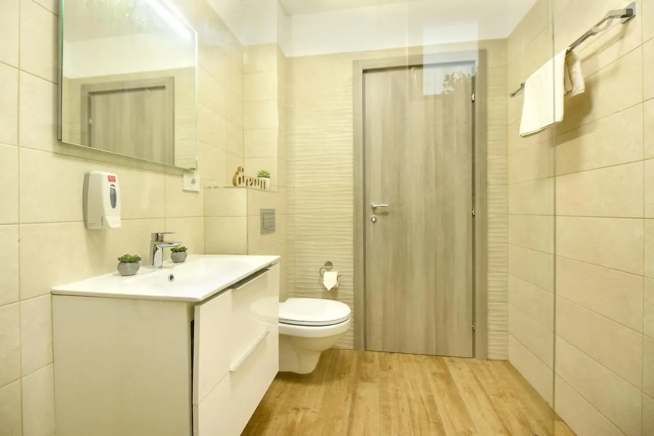 Apartamento Spot The Giraffe. Desirable Studio At Tineretului Bucareste Roménia